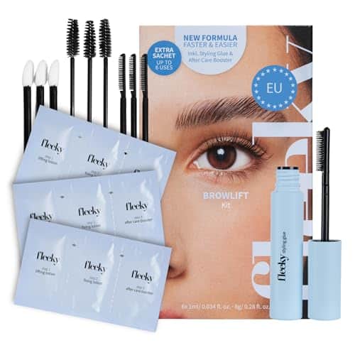 Kit Fleeky Browlift Nouvelle Génération : sachets bleus à trois compartiments, tube bleu de colle de styling, goupillons et applicateurs devant la boîte