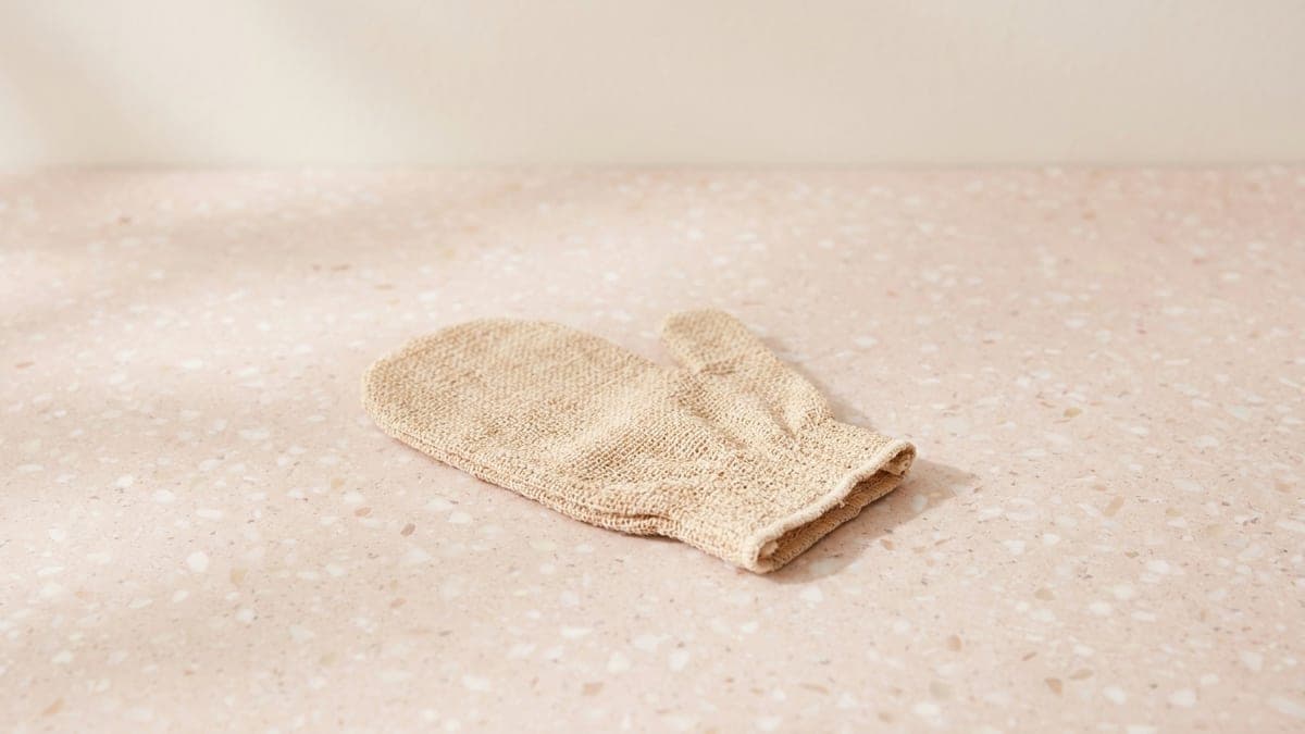 Gant de gommage kessa en tissu rugueux beige