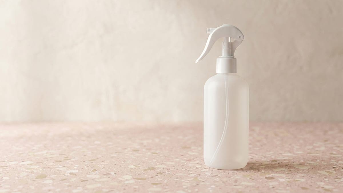 Flacon pulvérisateur blanc translucide à gâchette, sans étiquette