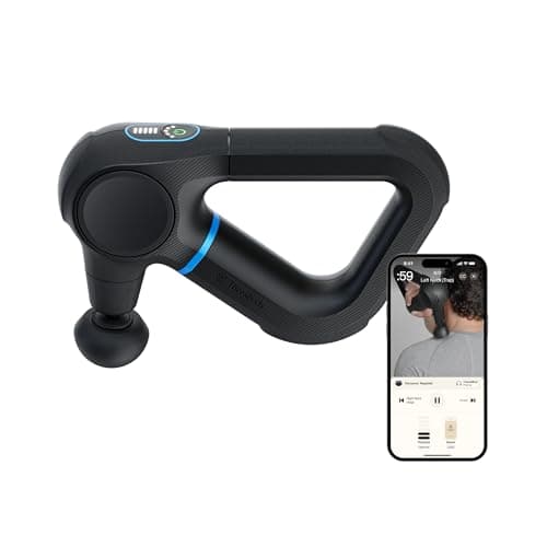 Pistolet de massage Theragun Prime de sixième génération noir, poignée en triangle et anneau lumineux bleu, à côté d'un smartphone ouvert sur l'application Therabody